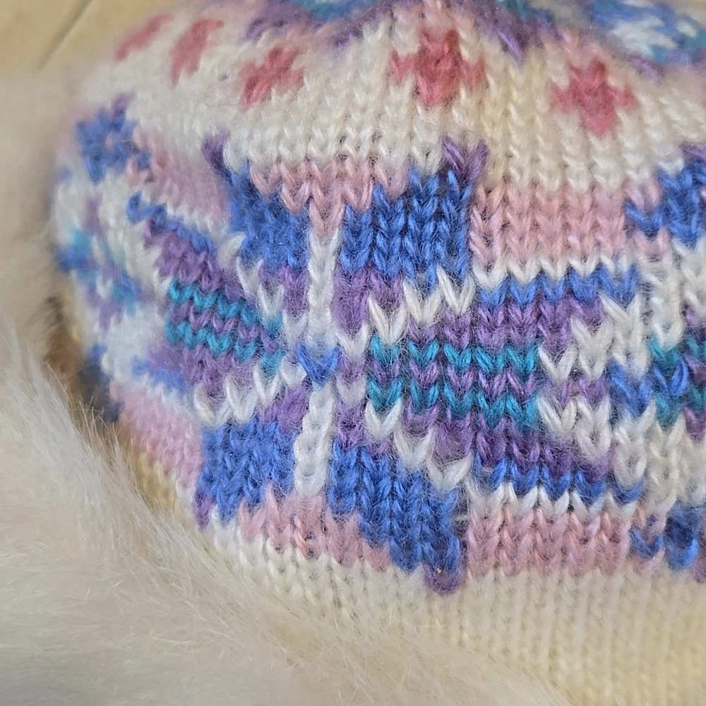 New Vintage Aris Isotoner Snowflake Pattern Knit Thermal Faux Fur Hat - Picture 6 of 9